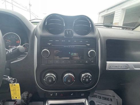 Used 2016 Jeep Compass Latitude image 36