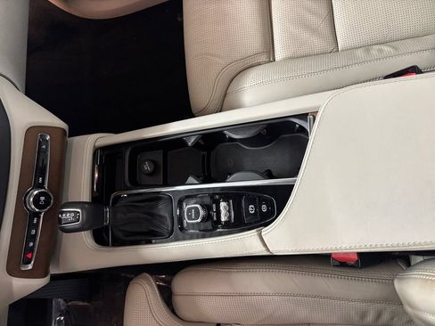 Used 2017 Volvo XC90 T6 Inscription w/ Vision Package AWD/4WD image 23