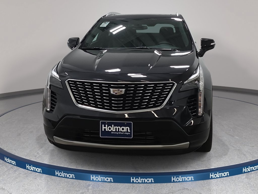 Used 2023 Cadillac XT4 Premium Luxury w/ Cold Weather Package AWD/4WD image 3