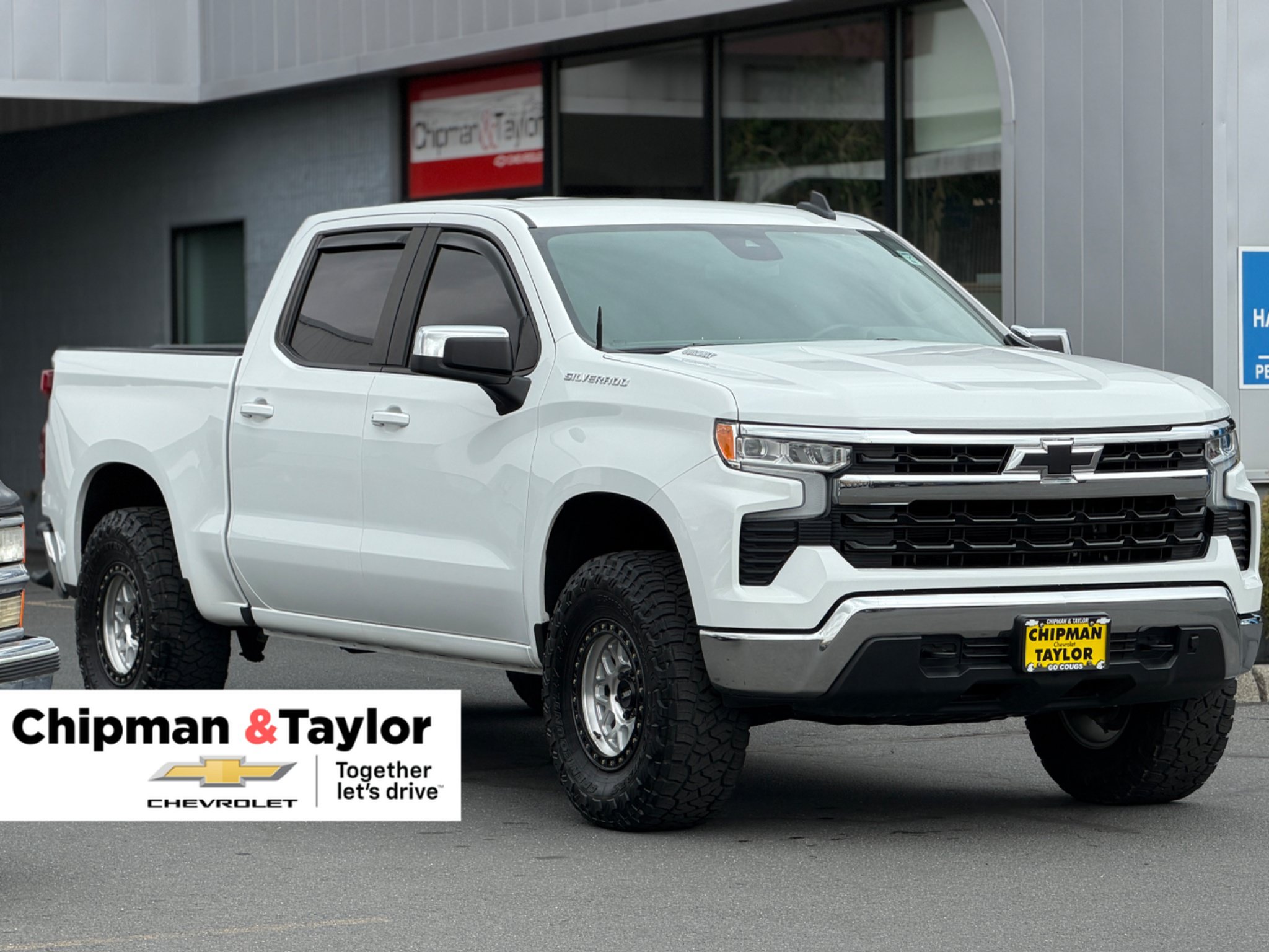 Used 2023 Chevrolet Silverado 1500 LT w/ Leather Package AWD/4WD image 1