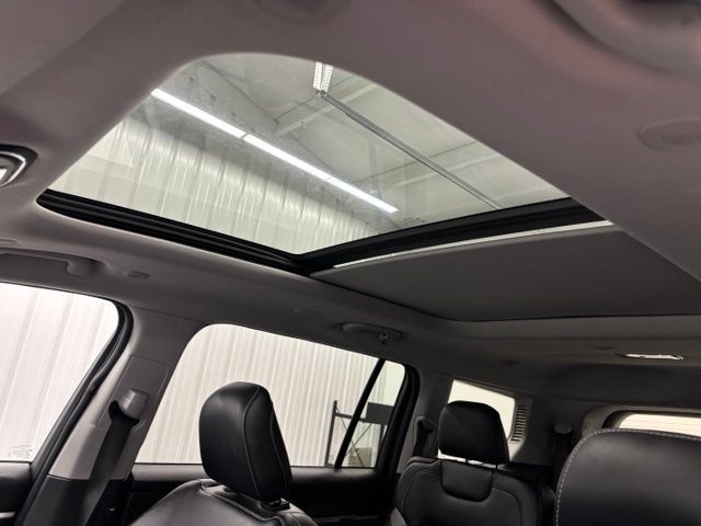 Used 2024 Jeep Grand Cherokee L Limited AWD/4WD image 43