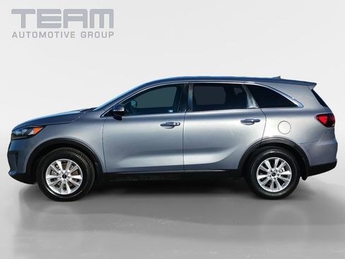 Used 2019 Kia Sorento L image 4