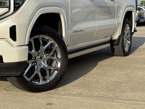 Used 2024 GMC Sierra 1500 Denali w/ Denali Reserve Package AWD/4WD image 3