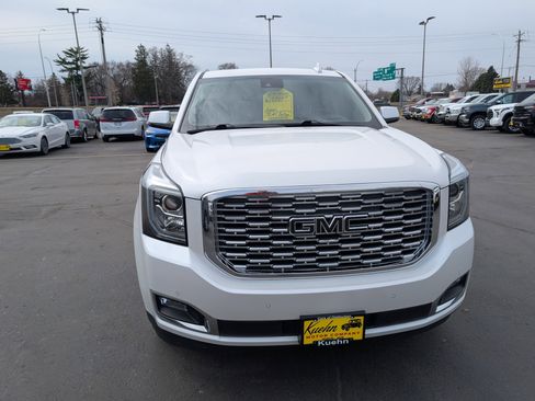 Used 2018 GMC Yukon Denali w/ Denali Ultimate Package image 3