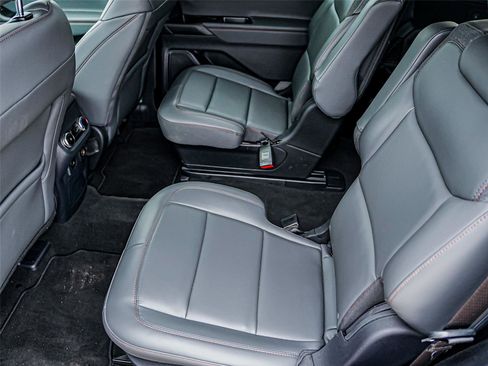 Certified 2025 Ford Explorer Active w/ Active Comfort Package RWD image 29