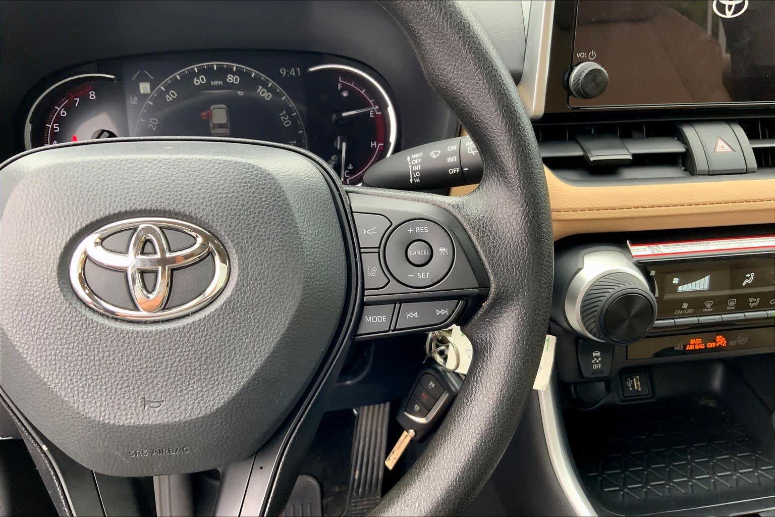 Used 2025 Toyota RAV4 LE FWD image 22