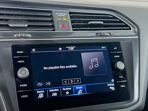 Used 2022 Volkswagen Tiguan SE image 21