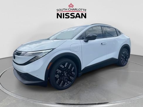 New 2026 Nissan Leaf Platinum+ w/ Cargo Package (Platinum+) FWD image 3