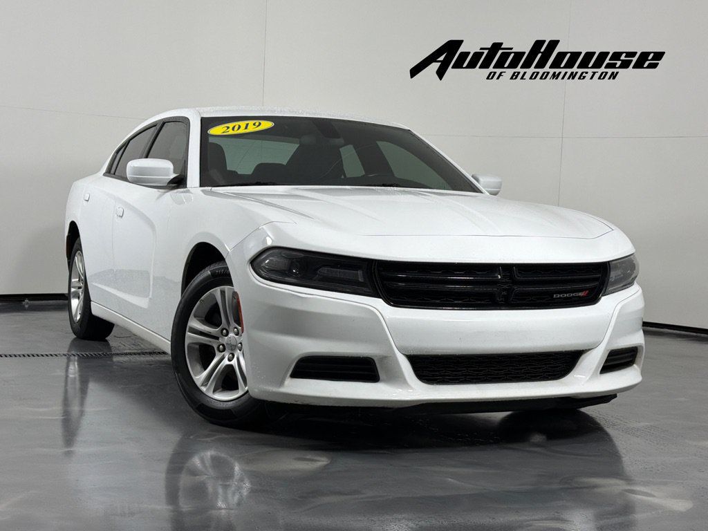 Used 2019 Dodge Charger SXT RWD image 1