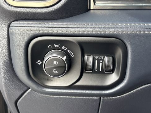 Used 2022 RAM 3500 Limited image 27