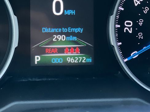 Certified 2021 Toyota RAV4 LE AWD/4WD image 24
