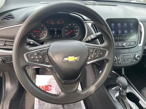 Used 2023 Chevrolet Malibu LT image 9
