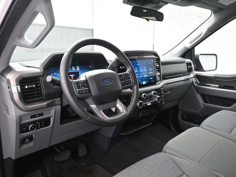 Used 2025 Ford F150 XLT w/ Equipment Group 301A Standard image 17