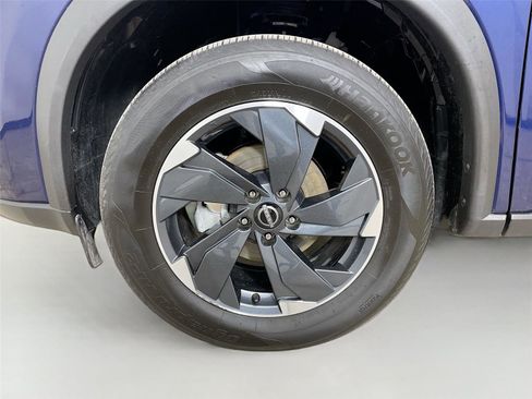 Used 2025 Nissan Rogue SV image 27