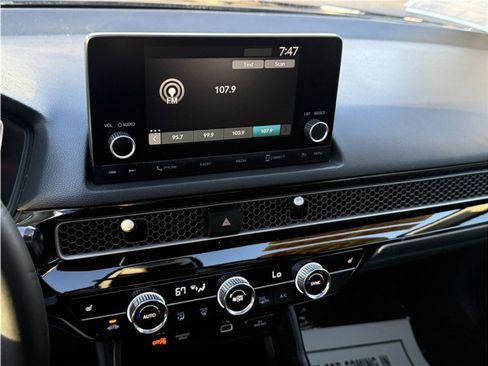 Used 2024 Honda Civic EX image 39