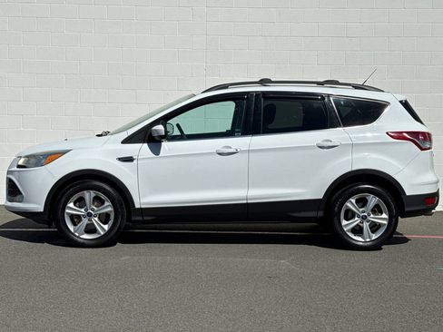 Used 2014 Ford Escape SE w/ Equipment Group 201A image 2