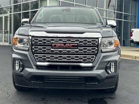 Used 2022 GMC Canyon Denali image 2