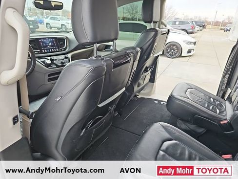 Used 2018 Chrysler Pacifica Touring-L Plus image 24
