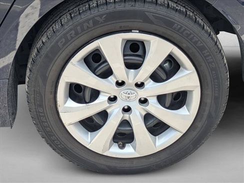 Used 2022 Toyota Corolla LE FWD image 15