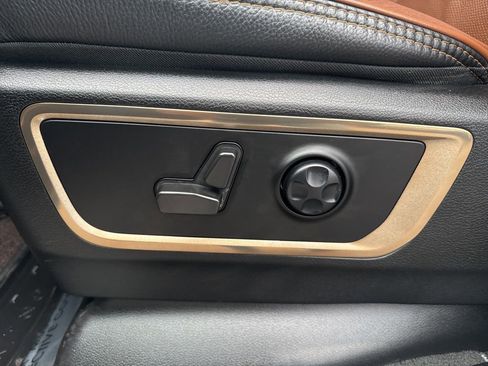 Used 2022 RAM 1500 Limited w/ Bed Utility Group image 10