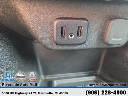 Used 2023 Chevrolet Traverse LT w/ LPO, Floor Liner Package AWD/4WD image 18