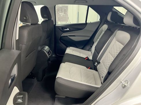 Used 2021 Chevrolet Equinox LT FWD image 22