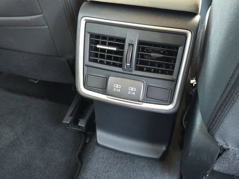 Used 2023 Subaru Forester Premium AWD/4WD image 17