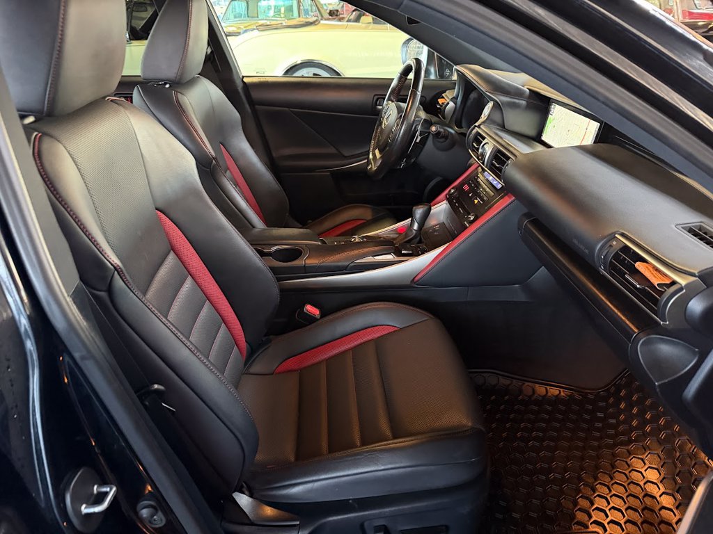 Used 2019 Lexus IS 300 AWD image 12