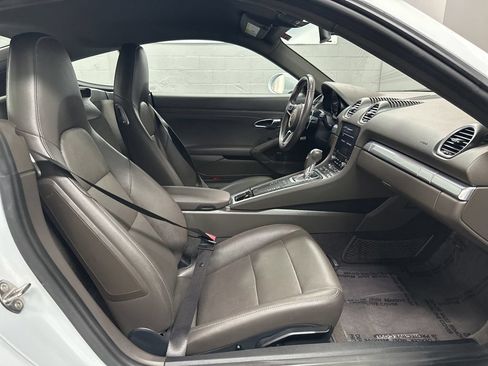 Used 2019 Porsche 718 Cayman RWD image 20