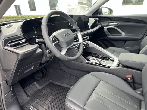 Certified 2025 Audi Q5 Premium AWD/4WD image 16