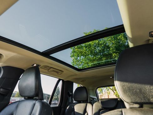 Used 2022 Volvo XC90 T6 Momentum w/ Climate Package image 19