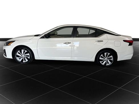 Used 2024 Nissan Altima 2.5 S FWD image 2