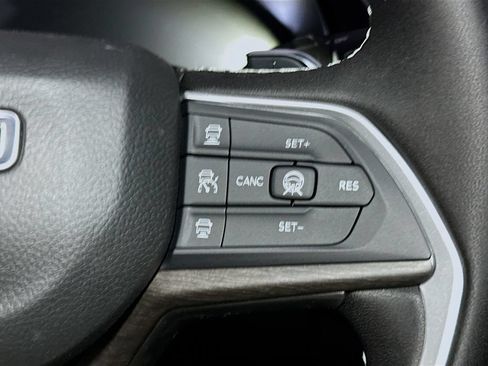 New 2026 Jeep Grand Cherokee Limited w/ Limited Altitude Package AWD/4WD image 32