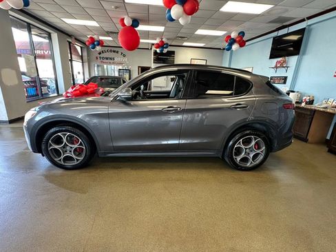 Used 2018 Alfa Romeo Stelvio Sport w/ Quick Order Package 22J Sport image 11