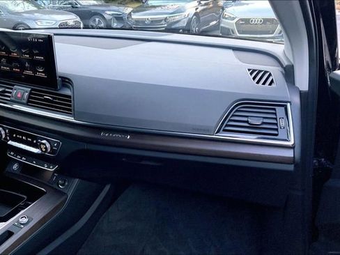 Used 2023 Audi Q5 2.0T Premium w/ Convenience Package image 18