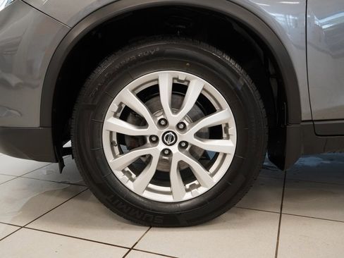 Used 2020 Nissan Rogue SV image 16