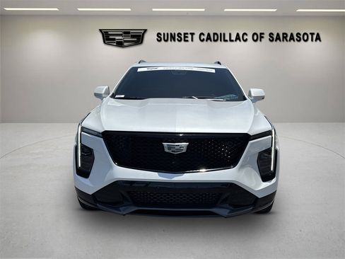 Certified 2025 Cadillac XT4 Sport w/ LPO, Onyx Lite Package FWD image 2