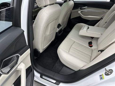 Certified 2024 Audi Q8 e-tron Premium Plus w/ Premium Plus Package image 23