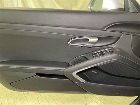 Certified 2025 Porsche 718 Boxster image 32