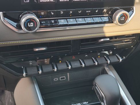 New 2026 Chevrolet Colorado ZR2 w/ Technology Package image 14