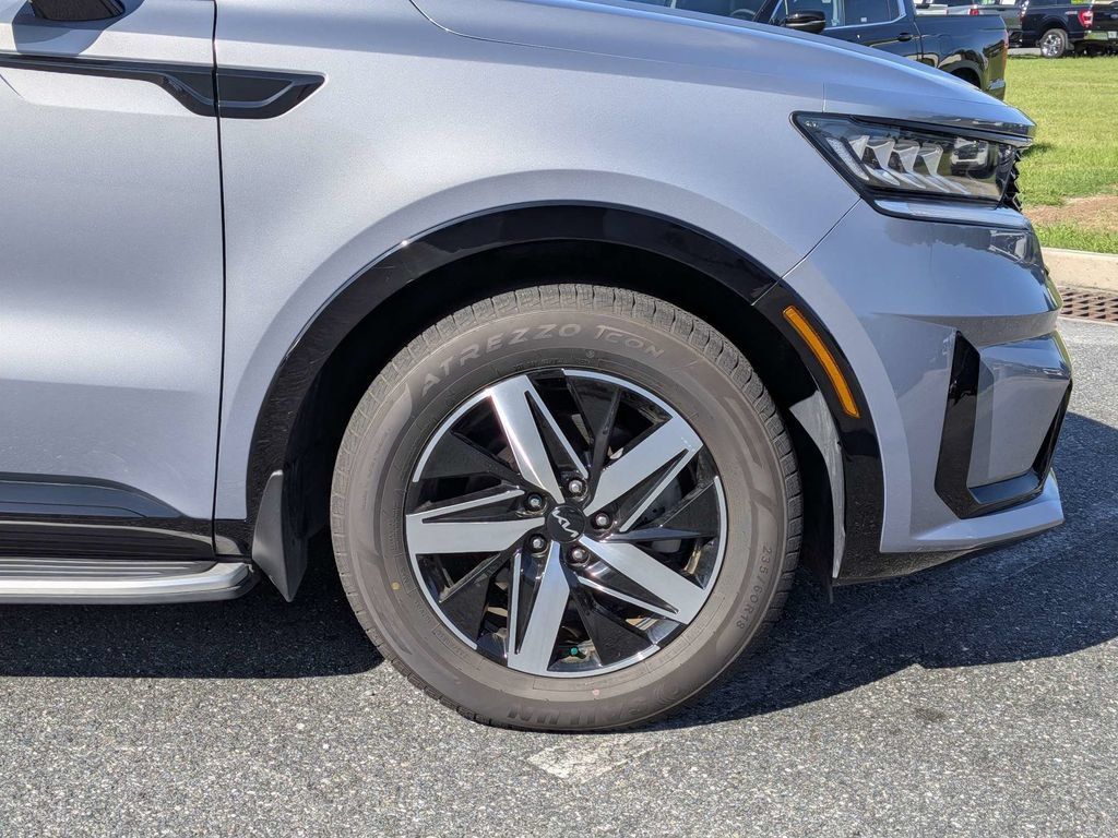 Used 2023 Kia Sorento SX FWD image 12
