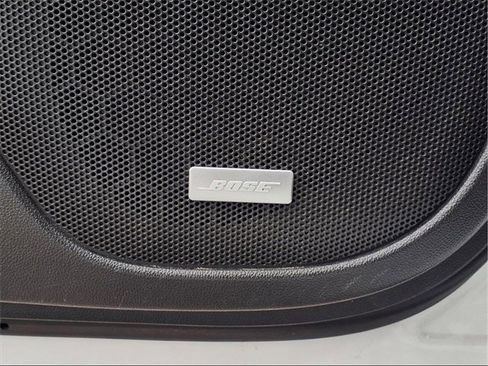 Used 2017 GMC Acadia SLT image 18