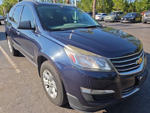 Used 2017 Chevrolet Traverse LS FWD image 8