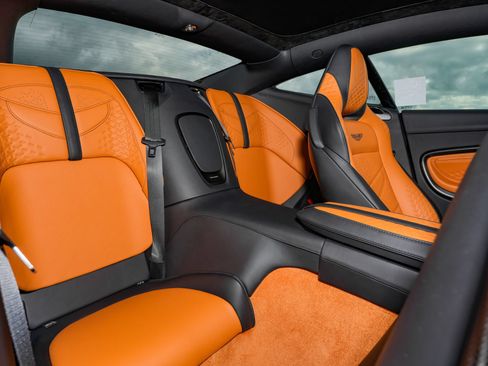 Used 2023 Aston Martin DBS Coupe RWD image 17