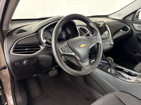 Used 2023 Chevrolet Malibu LT FWD image 4