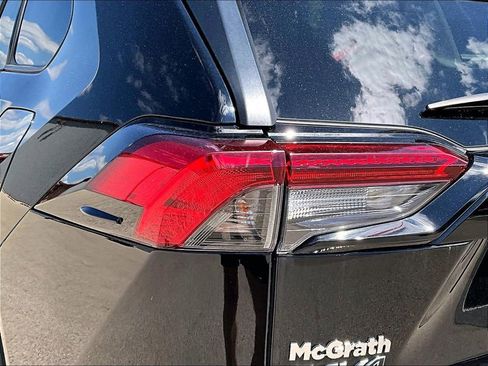 Used 2019 Toyota RAV4 XLE Premium w/ Cold Weather Package AWD/4WD image 26