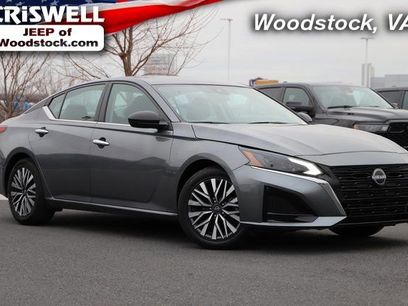 Used 2024 Nissan Altima 2.5 SV