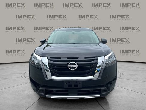 Used 2025 Nissan Pathfinder SL image 8