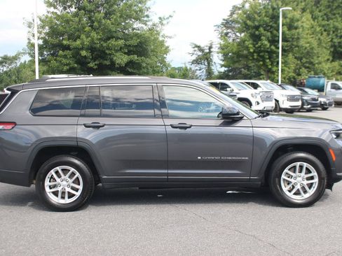 Used 2022 Jeep Grand Cherokee L Laredo w/ Luxury Tech Group I AWD/4WD image 8