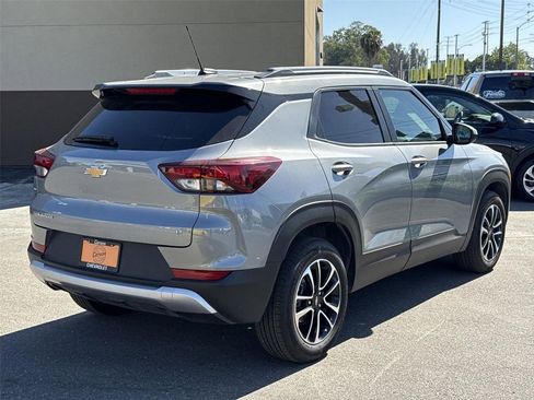 Used 2025 Chevrolet TrailBlazer LT image 3